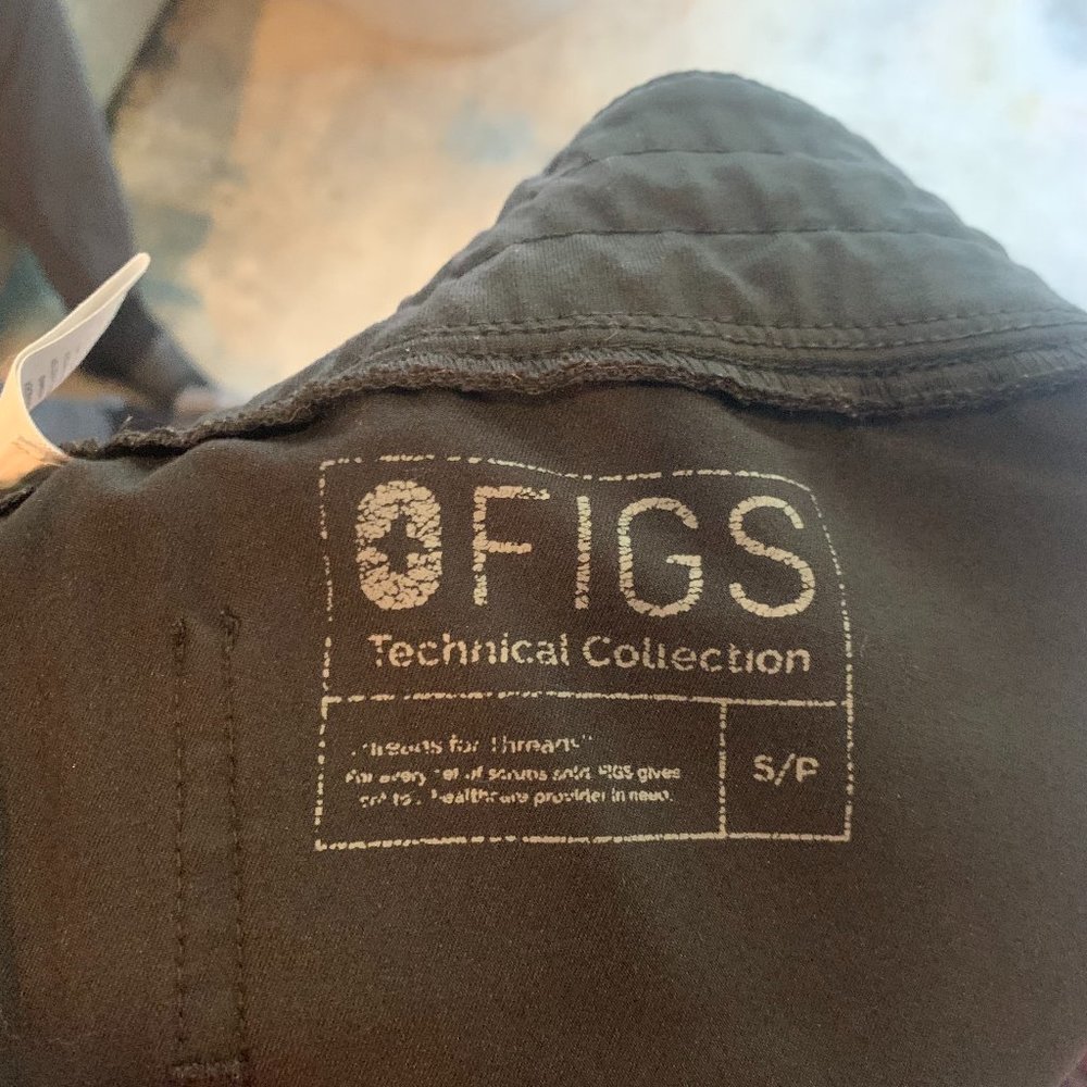 Figs Zamora™ Jogger Scrub Pants - Petite - Black